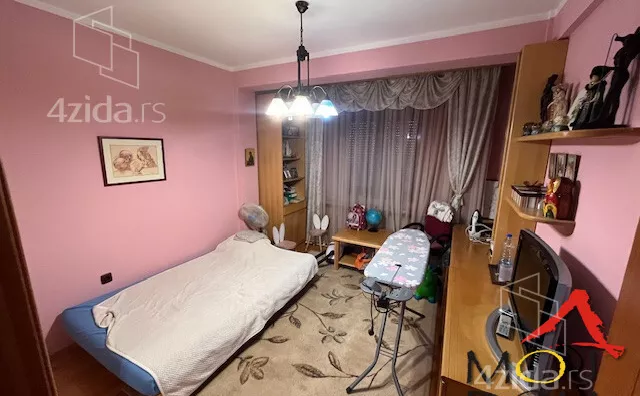 Petosoban stan | 4zida