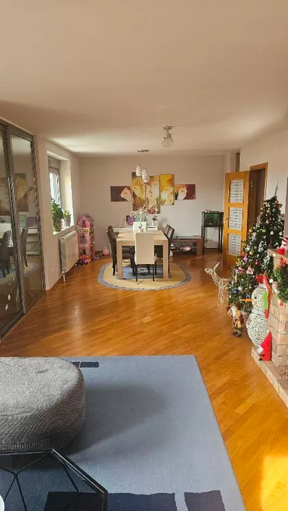 Jovana Subotića | 4zida.rs