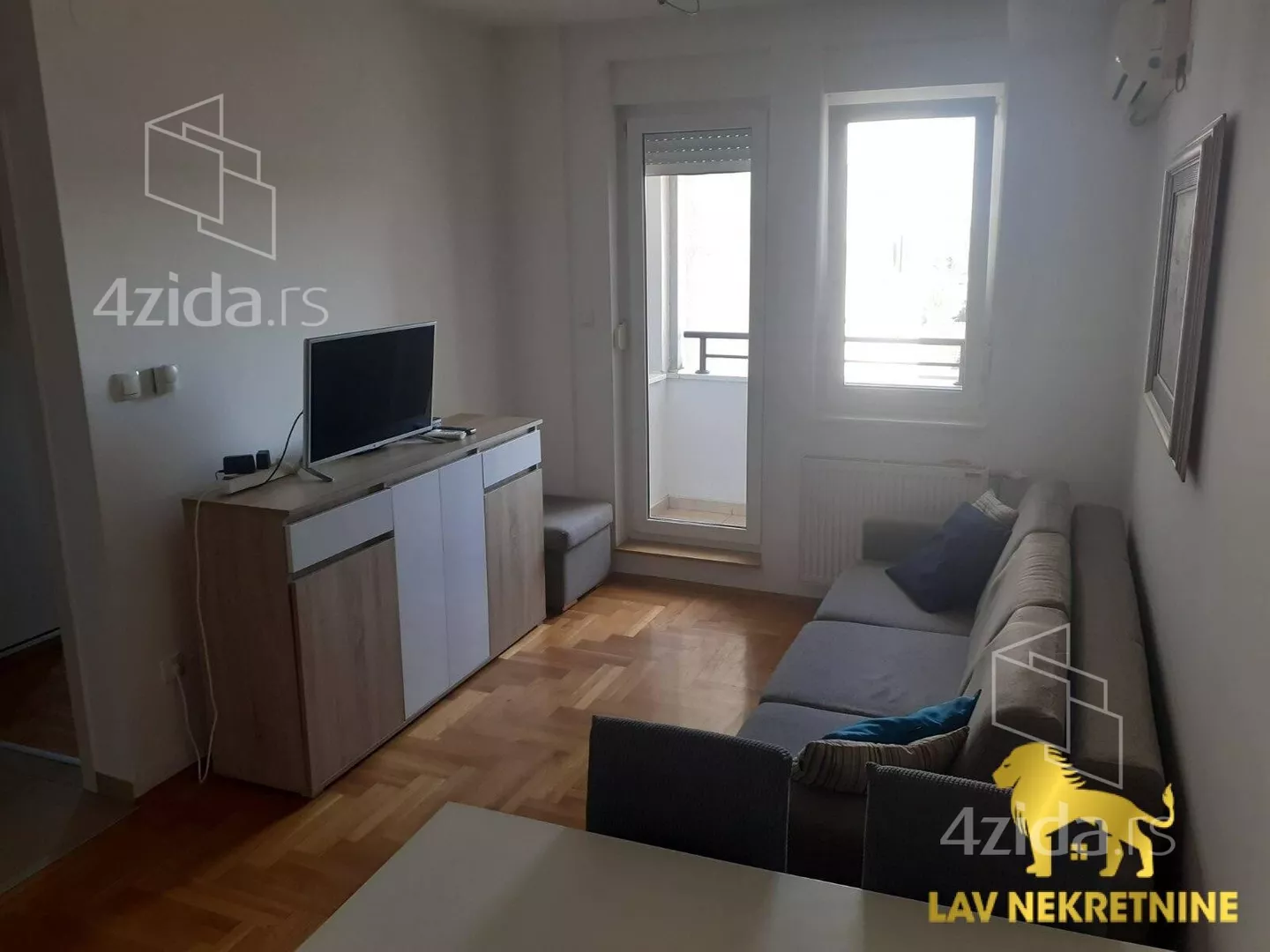 Jednoiposoban stan | 4zida