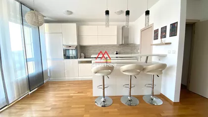 Petra Drapšina | 4zida.rs