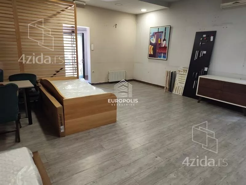 Lokal | 4zida
