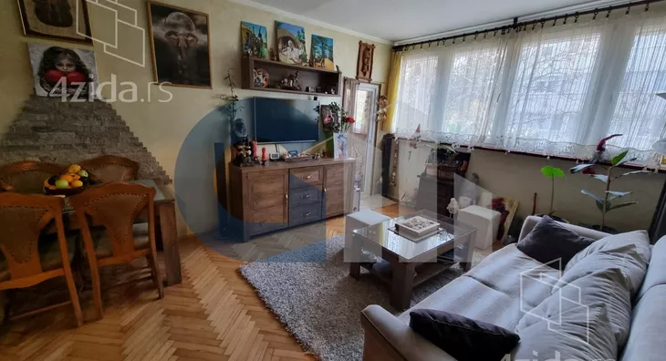 Troiposoban stan | 4zida