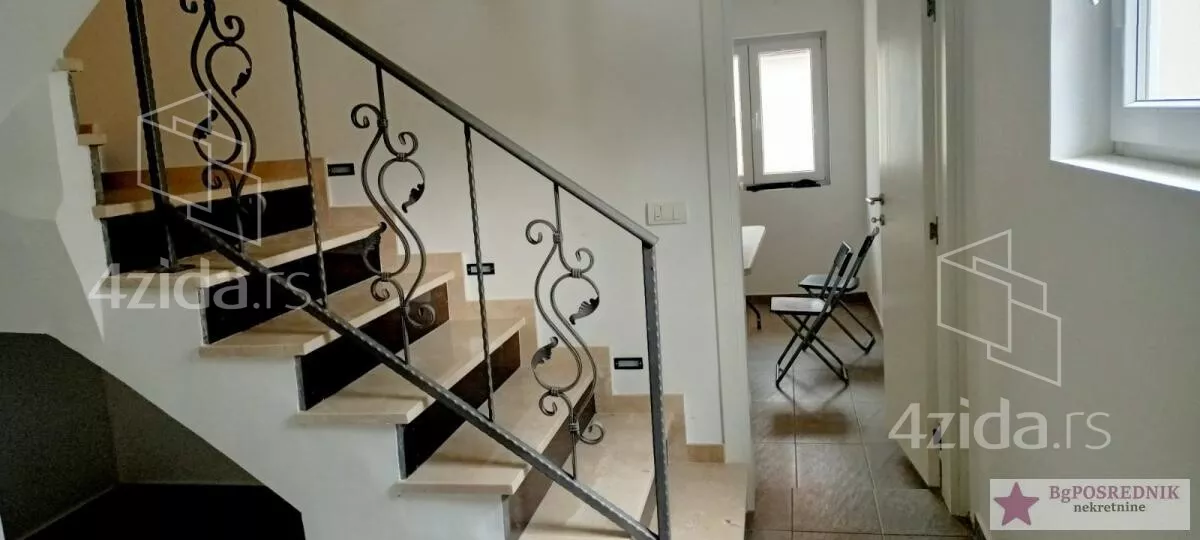 Sedmosoban stan | 4zida