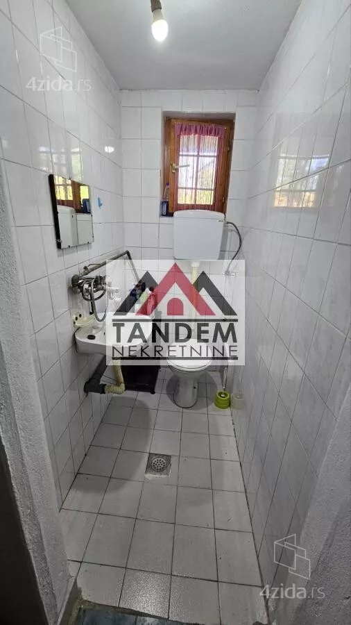 Četvoroiposoban stan | 4zida