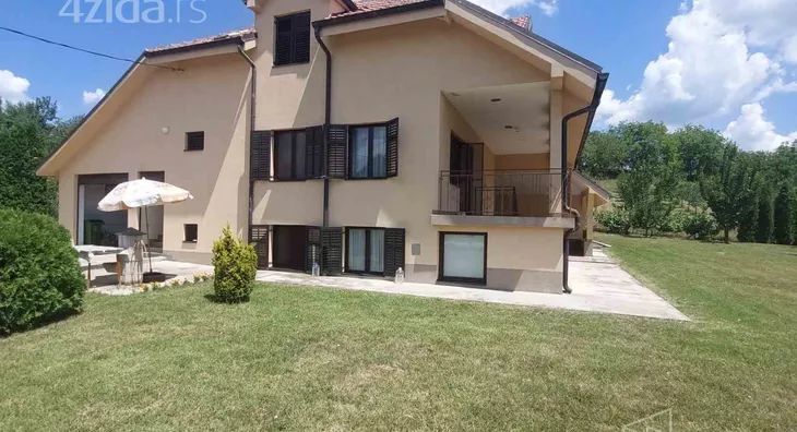 3-etažna kuća | 4zida