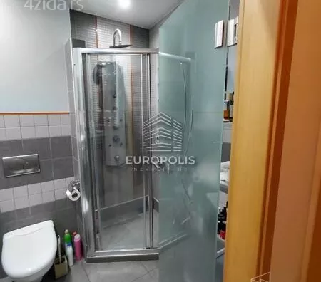 Četvoroiposoban stan | 4zida