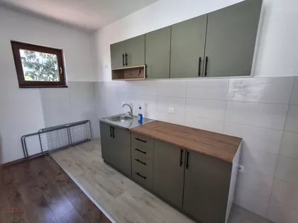 MALI MOKRI LUG | 4zida.rs