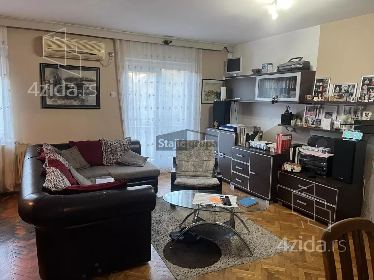 Troiposoban stan | 4zida