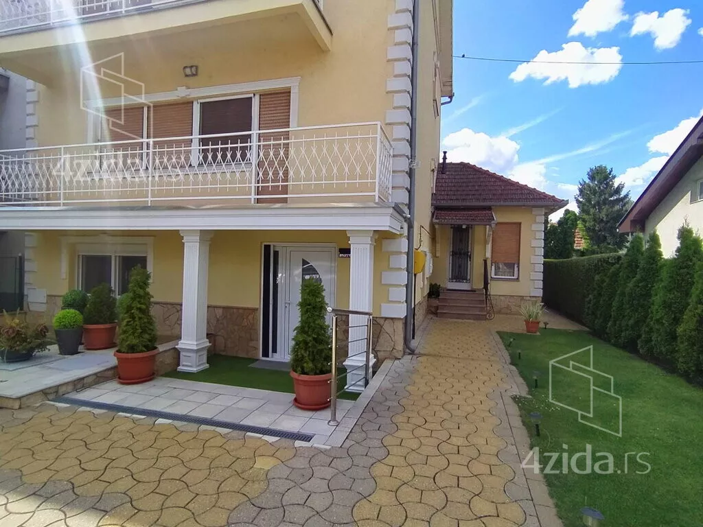 3-etažna kuća | 4zida