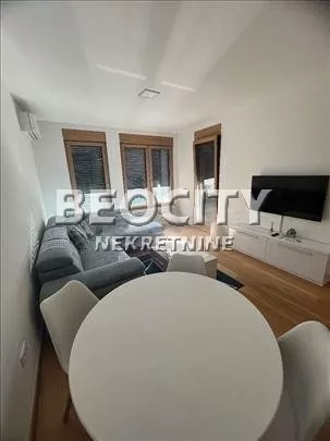 Tadije Sondermajera | 4zida.rs