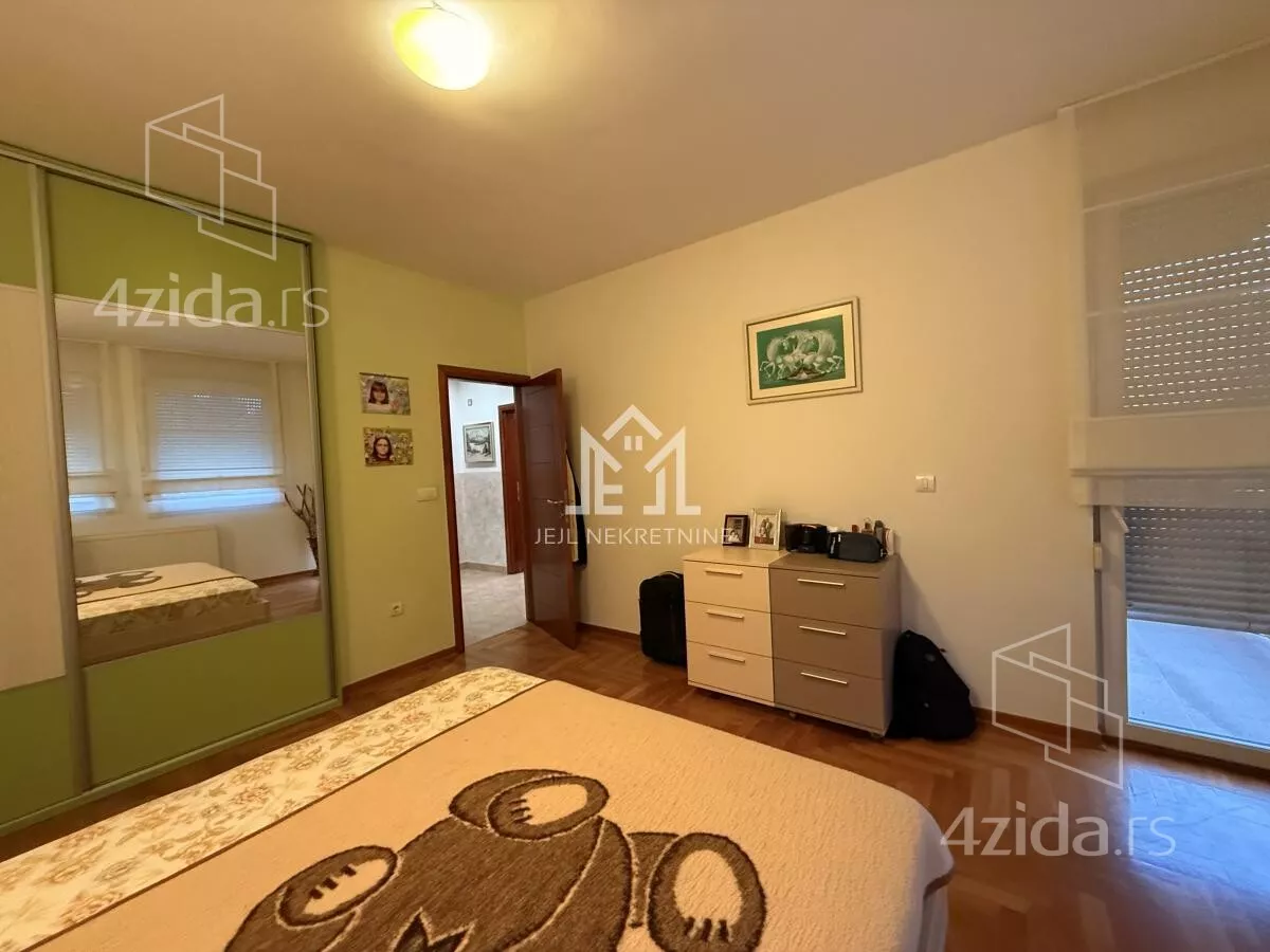 Petosoban stan | 4zida