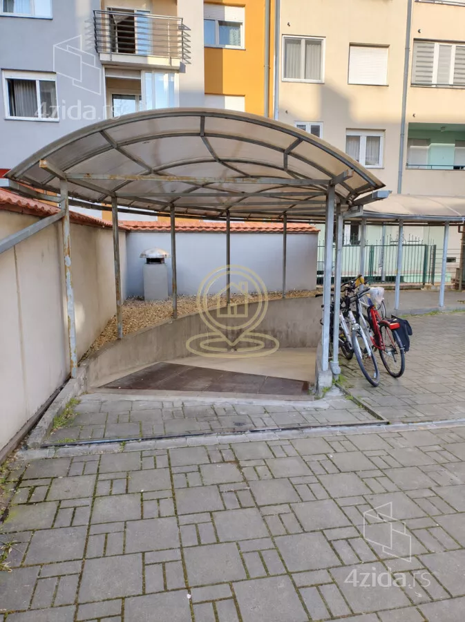 Garaža | 4zida