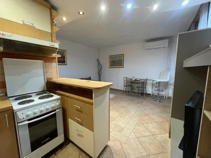 Ustanička | 4zida.rs