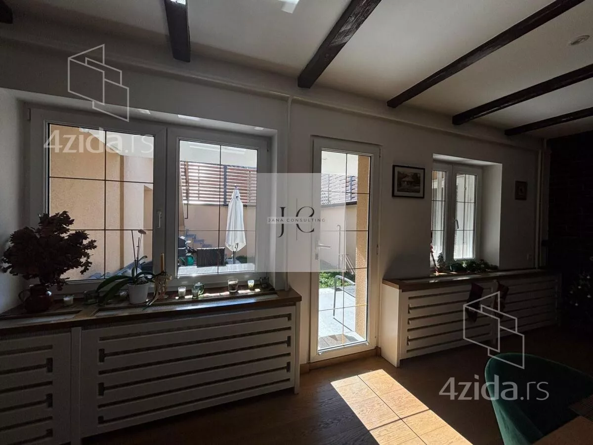 Petosoban stan | 4zida