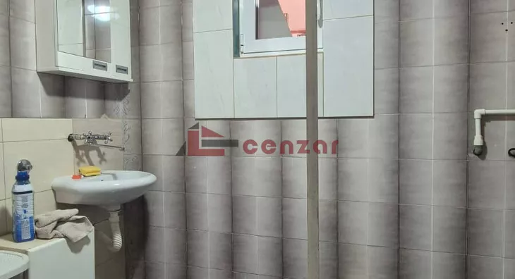 Poslovna zgrada | 4zida