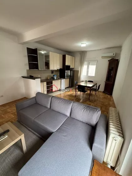 Autokomanda | 4zida.rs