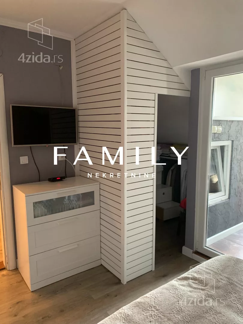 Troiposoban stan | 4zida