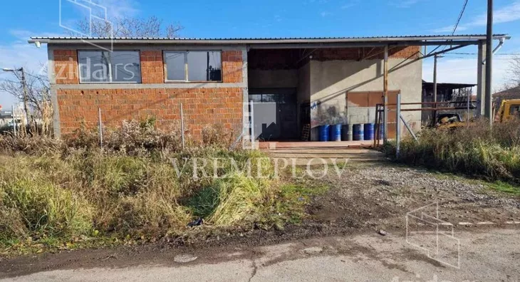 Poslovna zgrada | 4zida