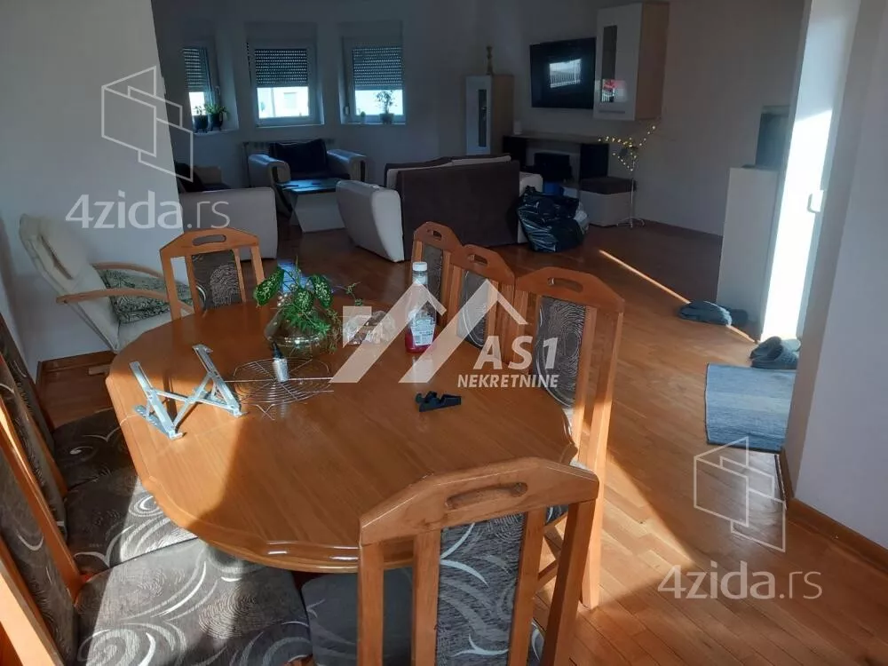 Petosoban stan | 4zida