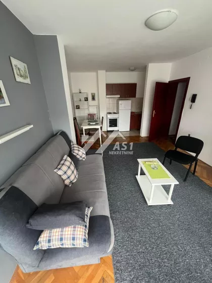 Hadži Ruvimova | 4zida.rs