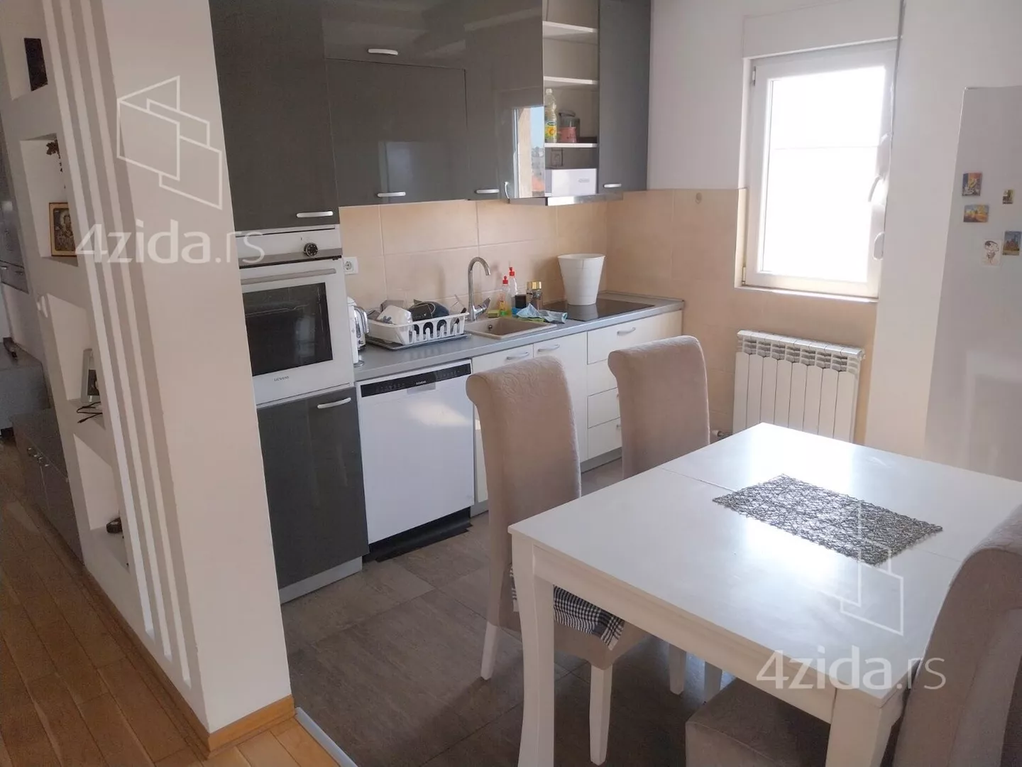 Troiposoban stan | 4zida