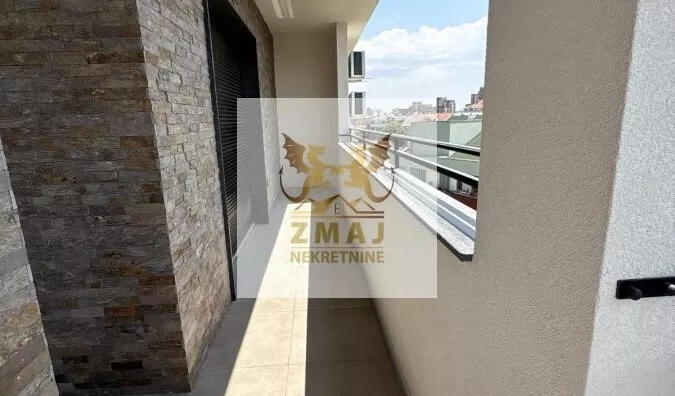 Šestosoban stan | 4zida