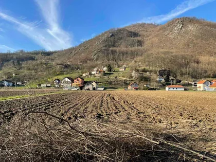 Crnča | 4zida.rs