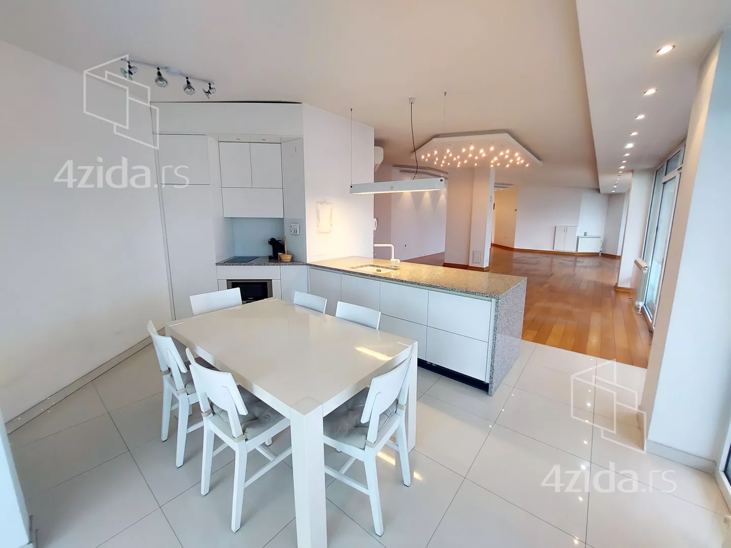 Petosoban stan | 4zida