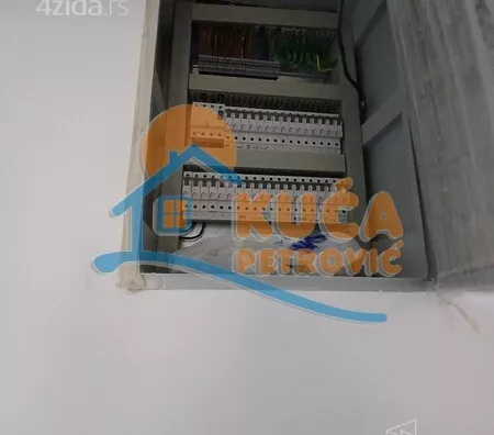 Lokal | 4zida