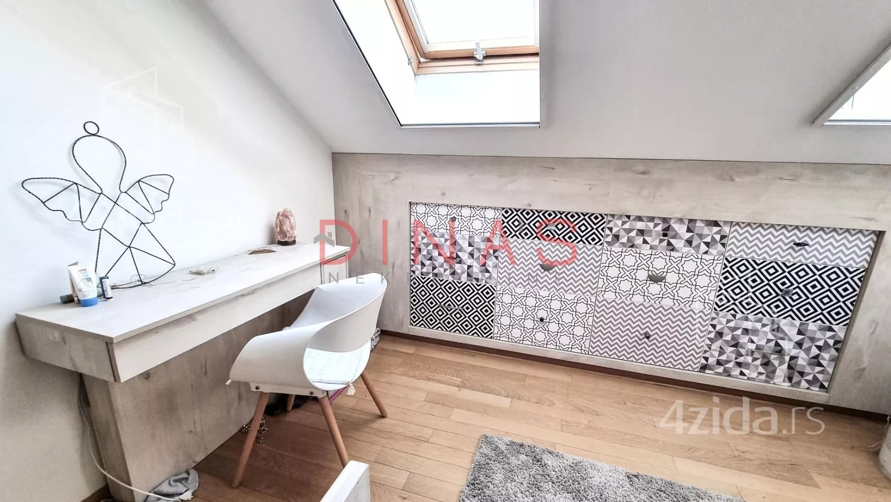 Petosoban stan | 4zida