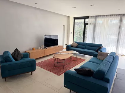 Autokomanda | 4zida.rs