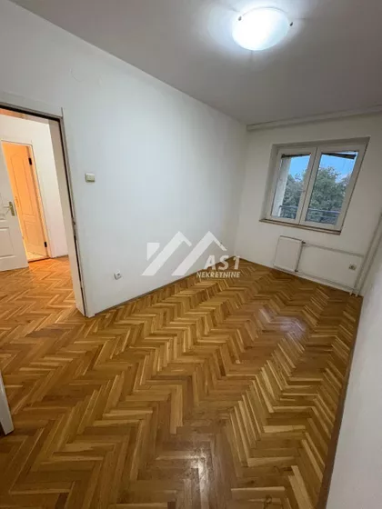 Žitni trg | 4zida.rs