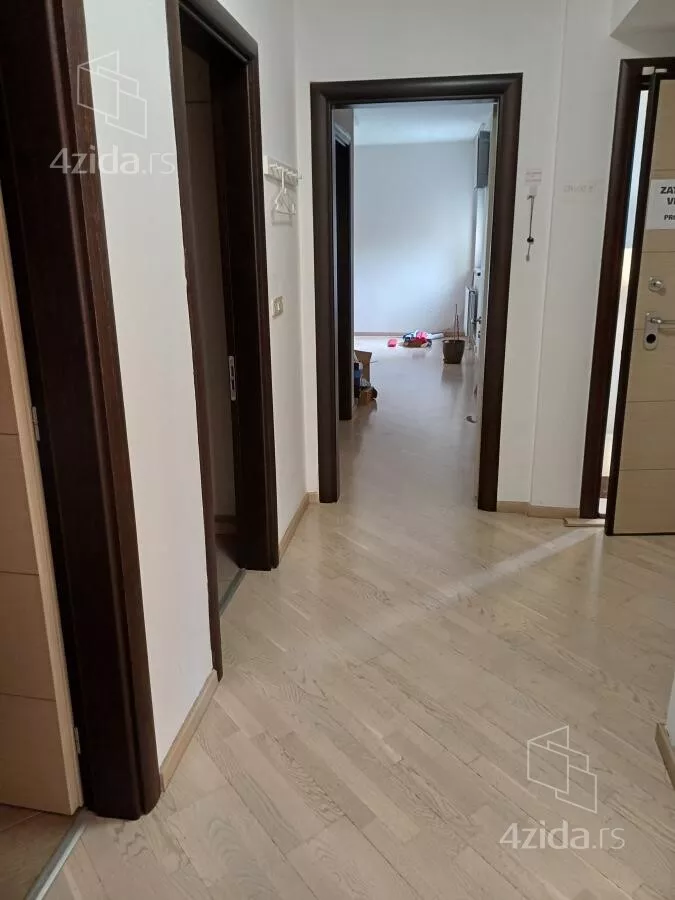 Četvoroiposoban stan | 4zida