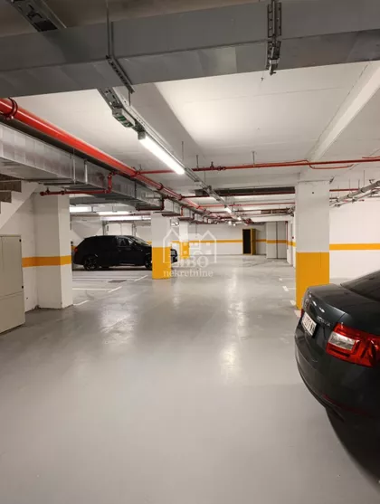 Cara Dušana | 4zida.rs