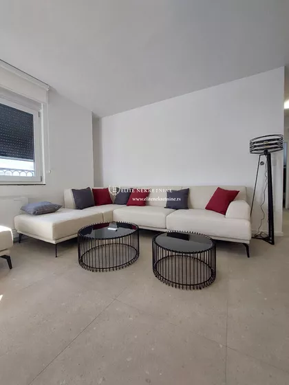 Gospodara Vučića | 4zida.rs