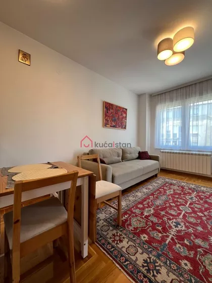 Vukov Spomenik | 4zida.rs