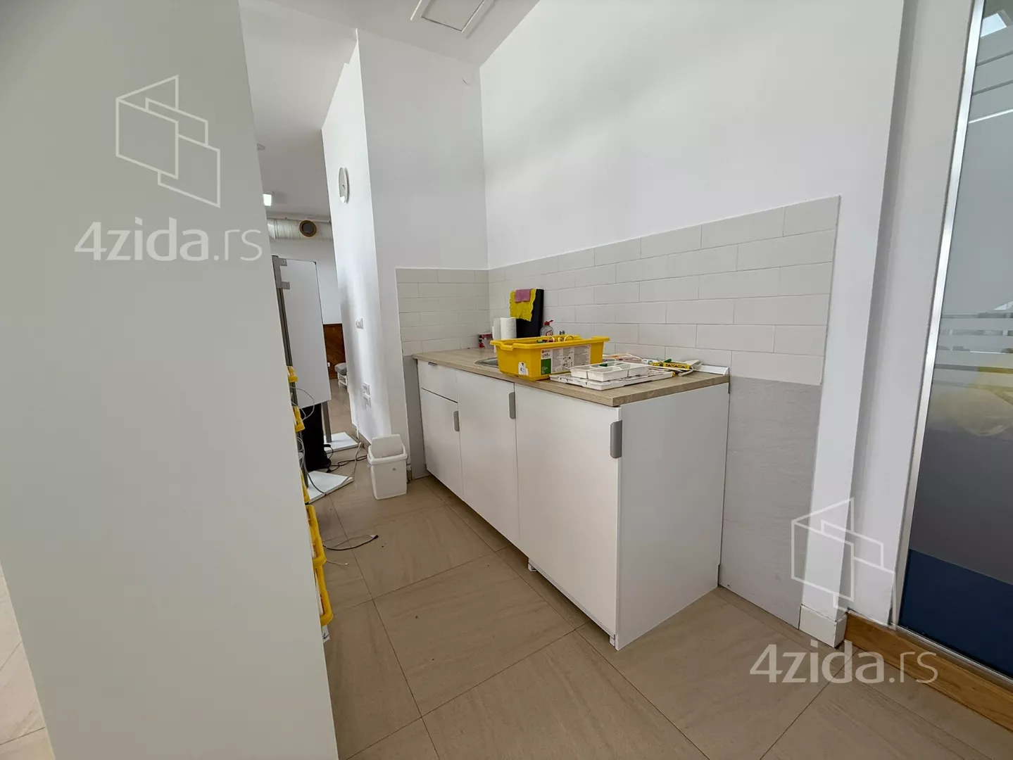 Lokal | 4zida