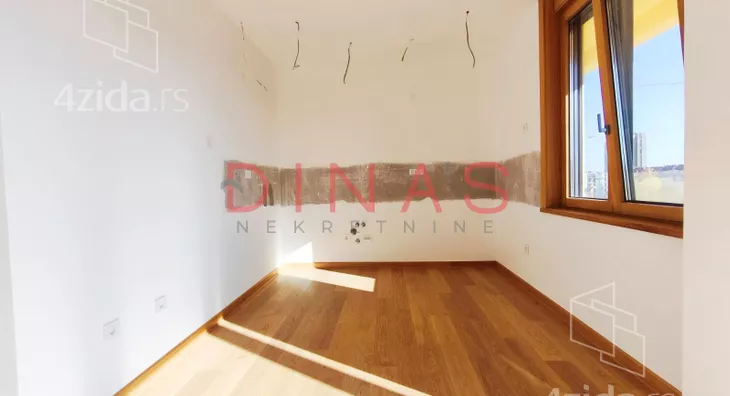 Četvoroiposoban stan | 4zida