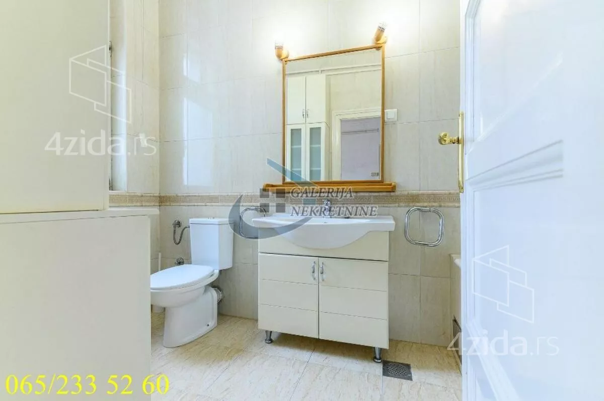 Četvoroiposoban stan | 4zida