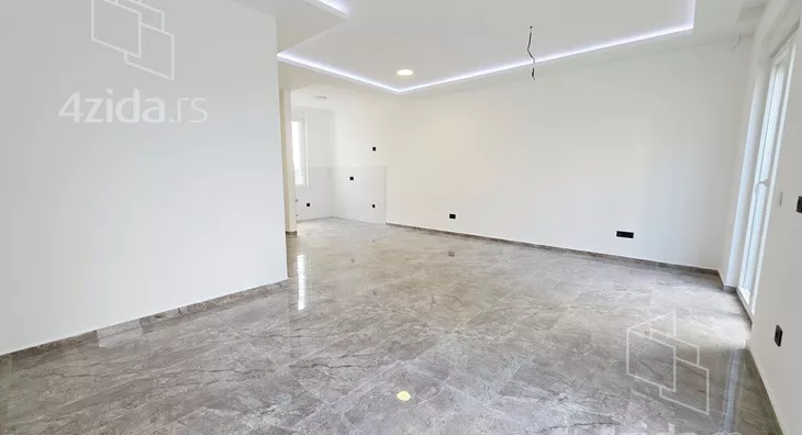 Četvoroiposoban stan | 4zida