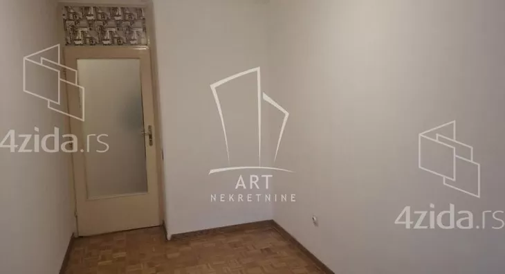 Četvoroiposoban stan | 4zida