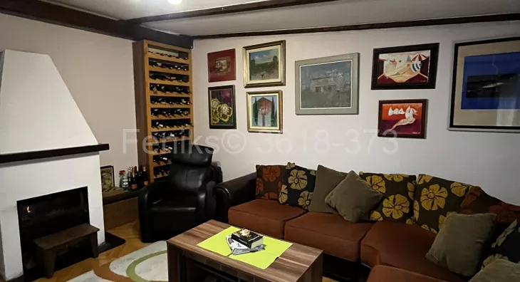 Šestosoban stan | 4zida