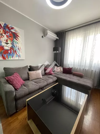 Vuka Karadžića | 4zida.rs