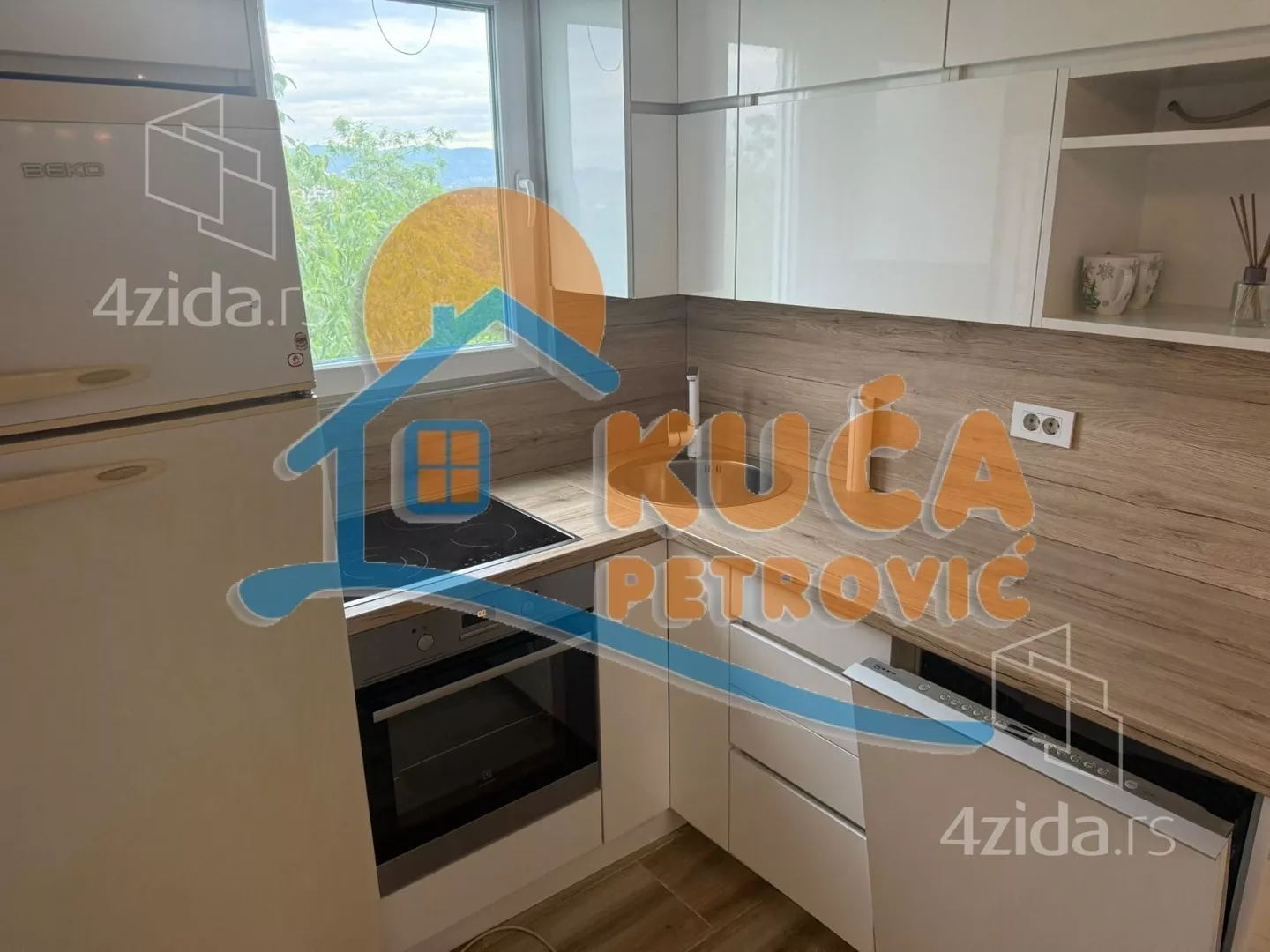 Jednoiposoban stan | 4zida