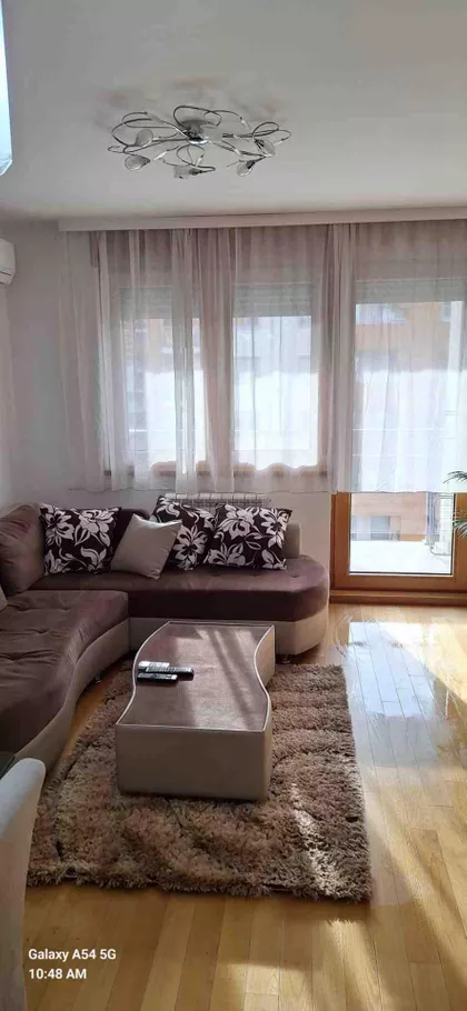 Uroša Martinovića | 4zida.rs