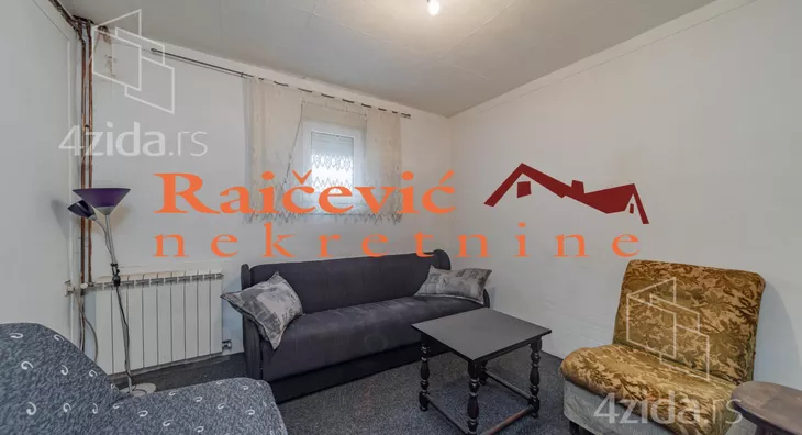 Četvoroiposoban stan | 4zida