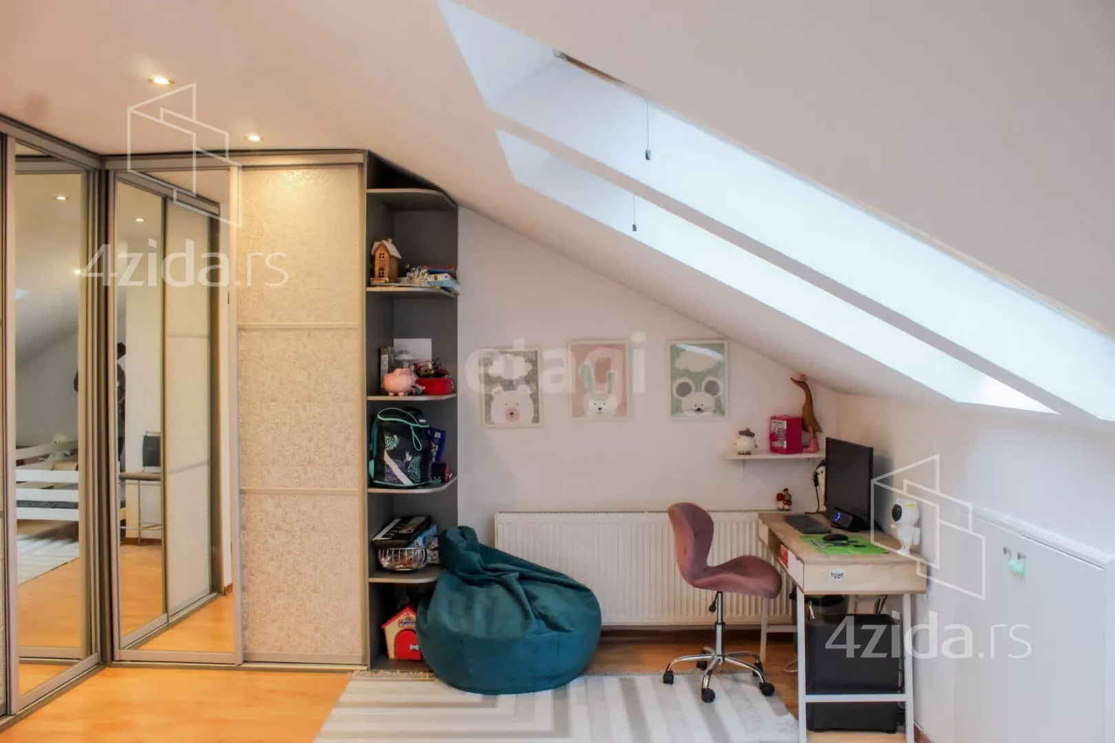 Dvoiposoban stan | 4zida