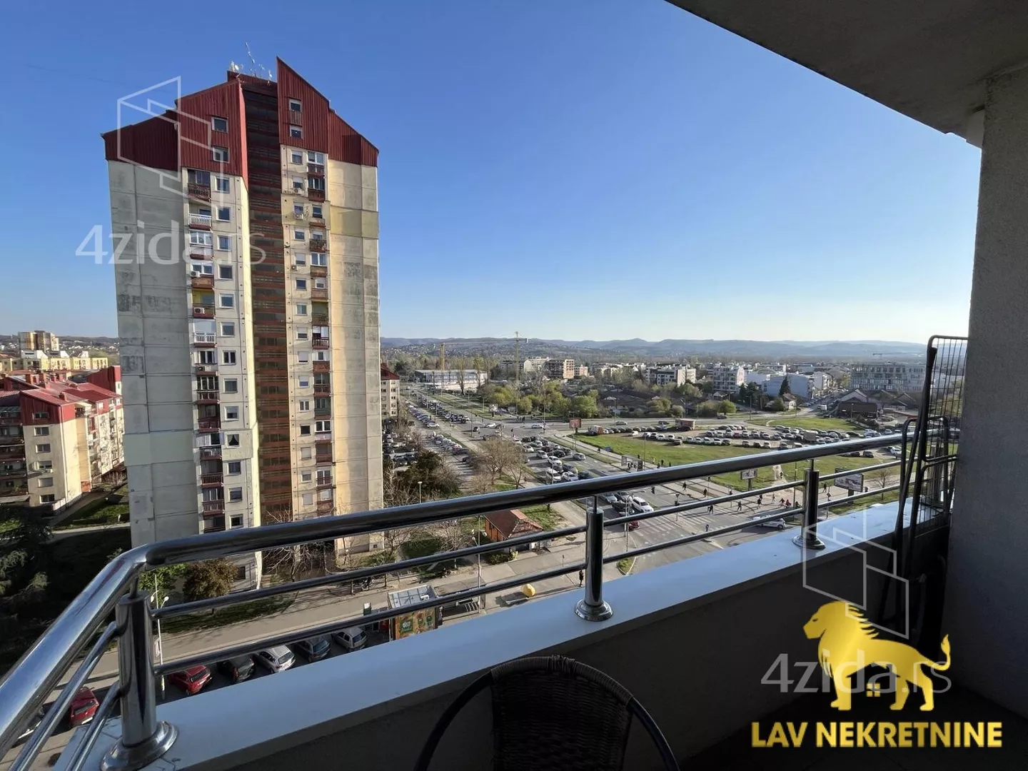 Jednoiposoban stan | 4zida