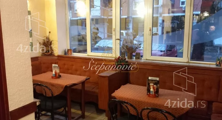 Poslovna zgrada | 4zida