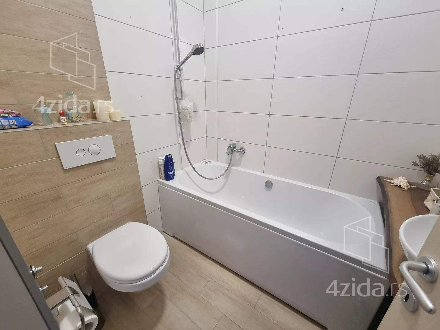 Petosoban stan | 4zida